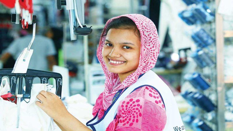 পোশাক রপ্তানিতে দ্বিতীয় শীর্ষ স্থানে বাংলাদেশ